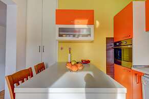 The Apartments Consists of two Bedrooms, a Bathroom, a Kitchen and a L