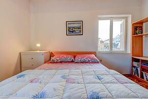 The Apartments Consists of two Bedrooms, a Bathroom, a Kitchen and a L