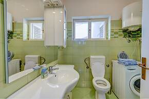 The Apartments Consists of two Bedrooms, a Bathroom, a Kitchen and a L