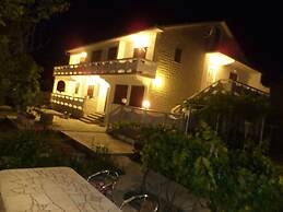 Beautiful Apartment With Balcony on Island Rab