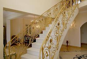 Luxurious Villa Anthi