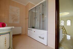 Luxurious Villa Anthi