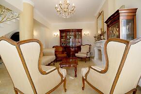 Luxurious Villa Anthi