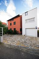 No5 Penthouse 2 Bedroom Apartment