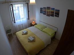 Comfortable Apartment in Stari Grad