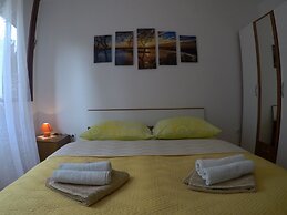 Comfortable Apartment in Stari Grad