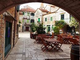 Comfortable Apartment in Stari Grad