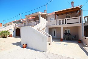 Apartment Rustica With 2 Bedrooms