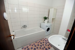 Holiday House With Pool