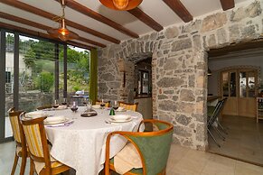 Villa Salvia With Pool