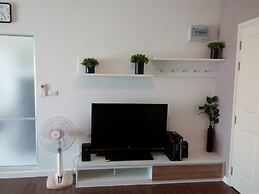 Baan Kiang Fah 1607 by Montri C