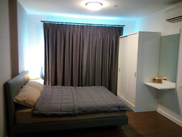 Baan Kiang Fah 1607 by Montri C