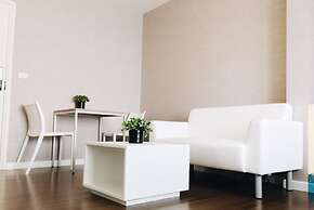 Baan Kiang Fah 1607 by Montri C