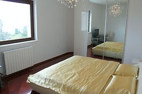 Luxury Apartment in Opatija for 8 People With Pool and Silk Bedding