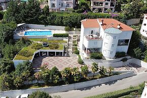 Luxury Apartment in Opatija for 8 People With Pool and Silk Bedding