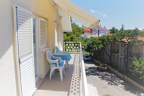 Room in Apartment - Great Location Just a Short Walk From the Beach an