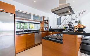 Villa Ginborn Amazing 5 Bdr Sea View Pool Villa