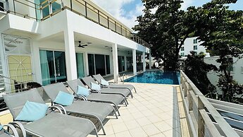 Villa Ginborn Amazing 5-bedroom Pool Villa w Seaview 5 Minutes to Kata