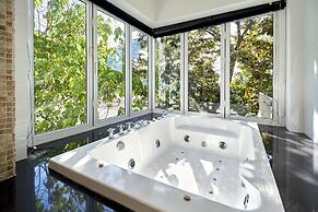 Villa Ginborn Amazing 5 Bdr Sea View Pool Villa