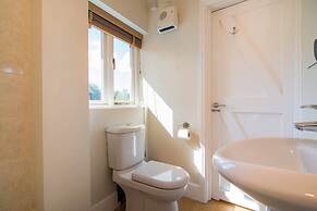 Super Spacious Barn Conversion With Free Wifi, Netflix Fireplace