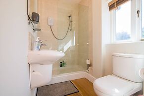 Super Spacious Barn Conversion With Free Wifi, Netflix Fireplace