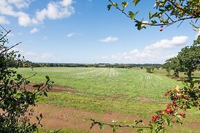 Super Spacious Barn Conversion With Free Wifi, Netflix Fireplace