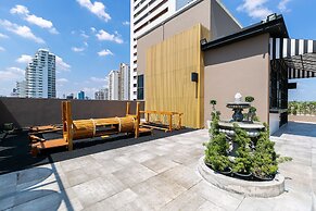 Your Private Oasis Stylish 2br With Spacious Living Room and Pool Acce