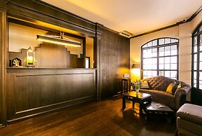 Your Private Oasis Stylish 2br With Spacious Living Room and Pool Acce