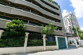 Your Private Oasis Stylish 2br With Spacious Living Room and Pool Acce