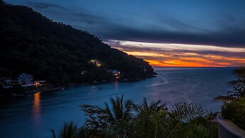 Luxury Beach Frontage Villa With Amazing Views for Rent