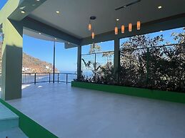 Luxury Beach Frontage Villa With Amazing Views for Rent