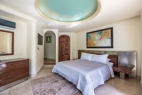 Luxury Beach Frontage Villa With Amazing Views for Rent