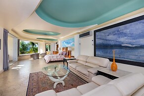 Luxury Beach Frontage Villa With Amazing Views for Rent