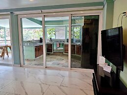 Luxury Beach Frontage Villa With Amazing Views for Rent