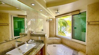 Luxury Beach Frontage Villa With Amazing Views for Rent