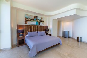 Luxury Beach Frontage Villa With Amazing Views for Rent