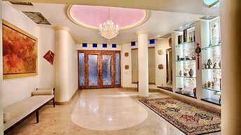 Luxury Beach Frontage Villa With Amazing Views for Rent
