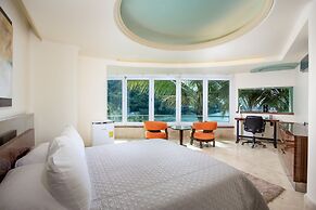 Luxury Beach Frontage Villa With Amazing Views for Rent