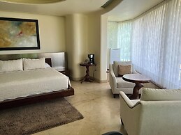 Luxury Beach Frontage Villa With Amazing Views for Rent