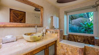 Luxury Beach Frontage Villa With Amazing Views for Rent