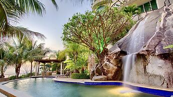Luxury Beach Frontage Villa With Amazing Views for Rent
