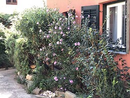 No5 Town-view Attic Studio