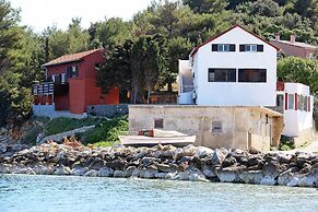 Apartment Located Directly on the Sea, With sea Views and Stunning Vie