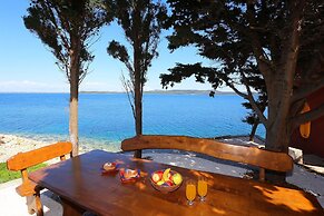 Apartment Located Directly on the Sea, With sea Views and Stunning Vie