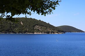 Apartment Located Directly on the Sea, With sea Views and Stunning Vie