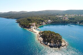 Apartment Located Directly on the Sea, With sea Views and Stunning Vie