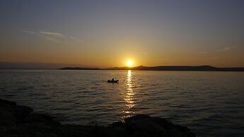 Apartment Located Directly on the Seaside, With Stunning Views and Sea