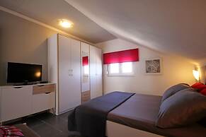 Apartment Located Directly on the Seaside, With Stunning Views and Sea