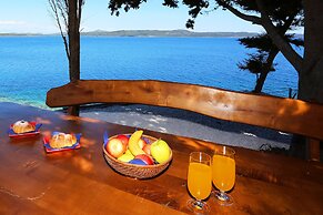 Apartment Located Directly on the Seaside, With Stunning Views and Sea