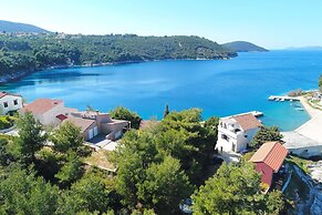 Apartment Located Directly on the Seaside, With Stunning Views and Sea